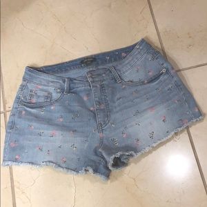 Floral print denim shorts